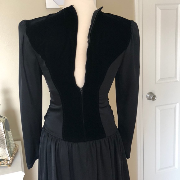 Black velvet vintage dress - Picture 7 of 7
